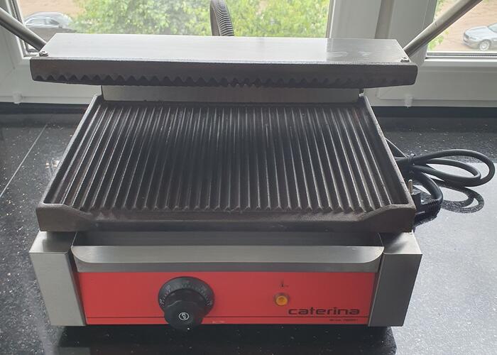 Grajewo ogłoszenia: Sprzedam gril elektryczny żeliwny stosowany w gastronomi Polskiej...